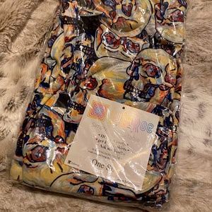 Lularoe Multi Colored Skull Leggings